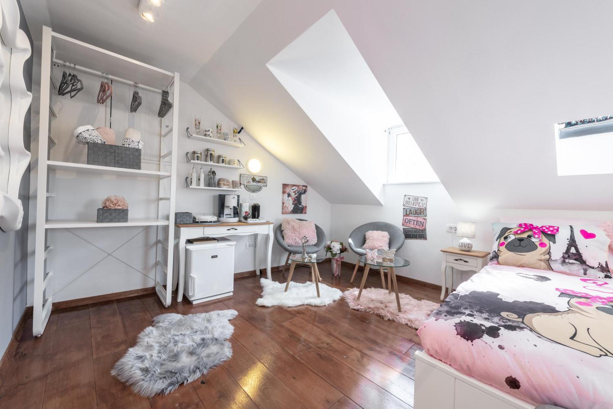 Mango & Tango Oldtown Apartment